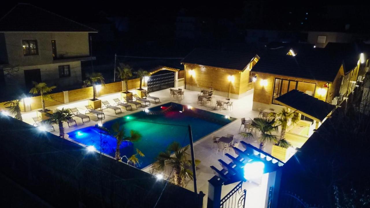 Bujtina Siar Hotel Pogradec Exterior photo