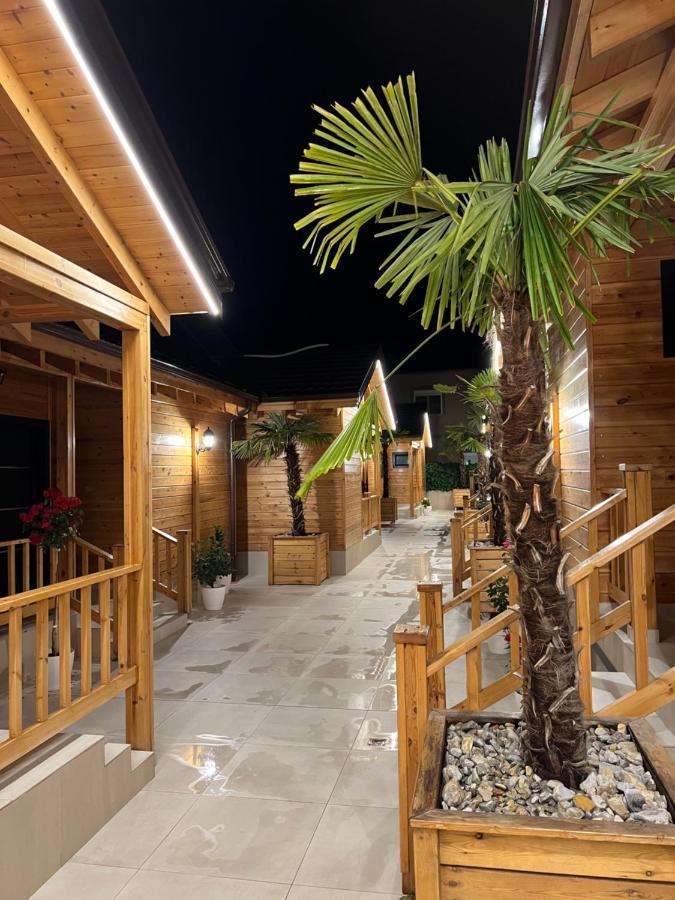 Bujtina Siar Hotel Pogradec Exterior photo