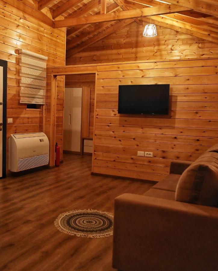 Bujtina Siar Hotel Pogradec Exterior photo