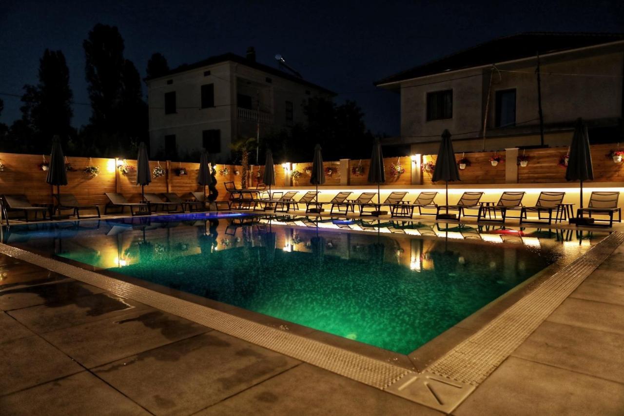 Bujtina Siar Hotel Pogradec Exterior photo