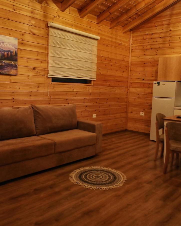 Bujtina Siar Hotel Pogradec Exterior photo